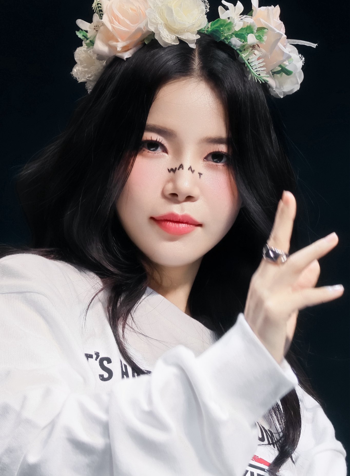 Latest photo of Solar (MAMAMOO)