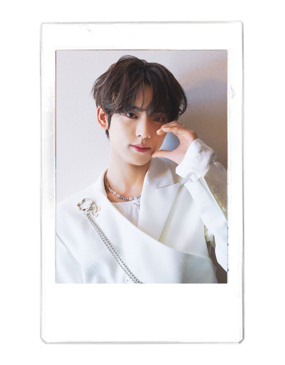 Recent activity shot of Han Yujin (ZEROBASEONE)