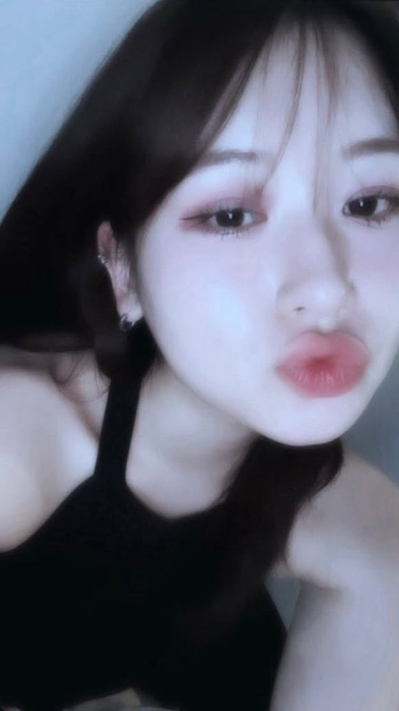 Recent activity shot of Kasahara Momona (ME:I)