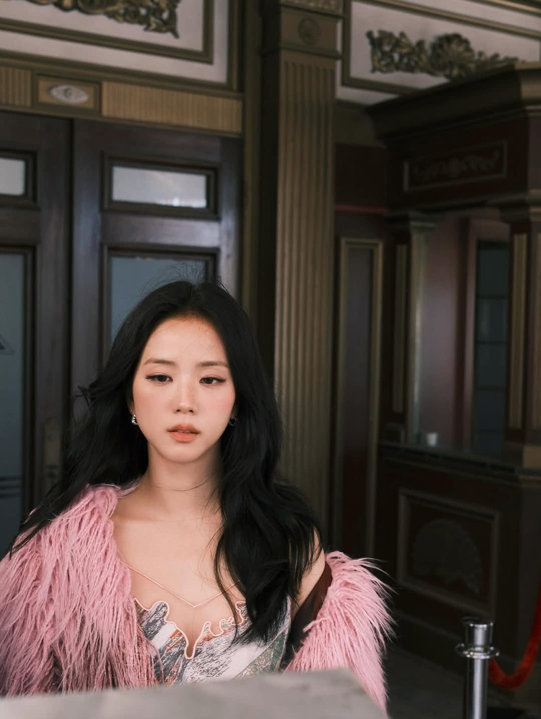 지수 (BLACKPINK)의 비하인드 컷