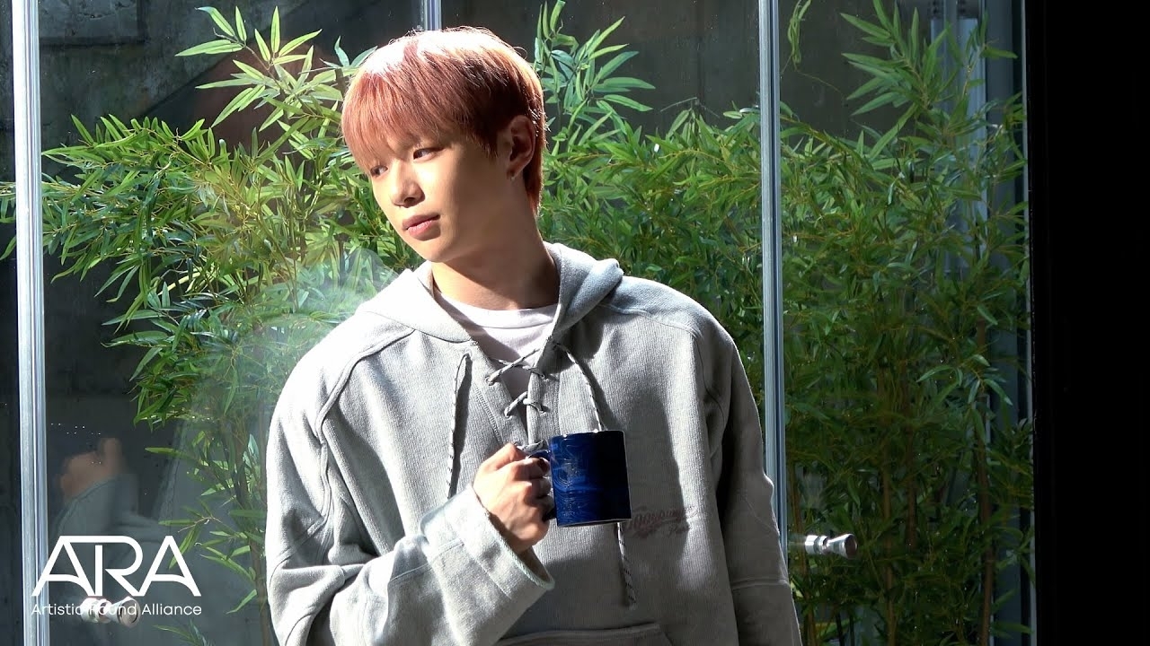 강다니엘의 비하인드 컷
