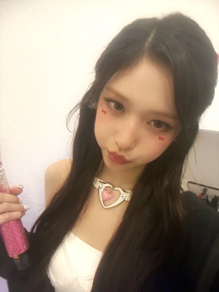 A moment captured by Leeseo (IVE)'s fan