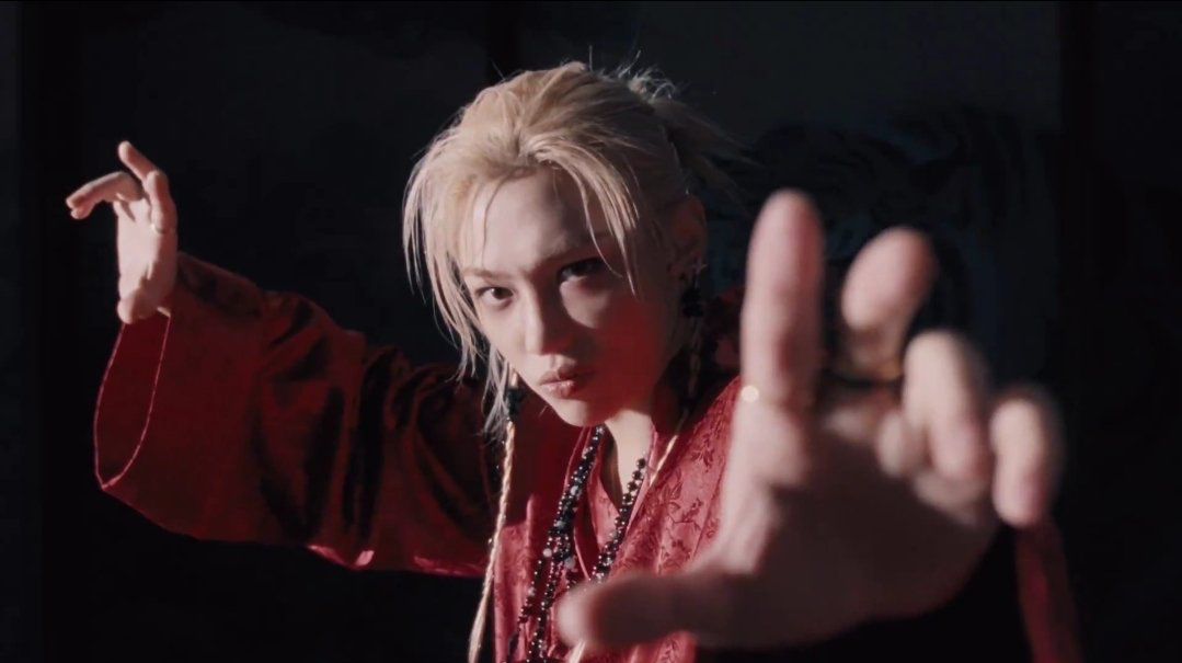 Latest photo of Felix (Stray Kids)