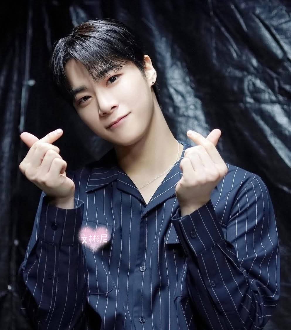 A moment captured by Moonbin (ASTRO)'s fan