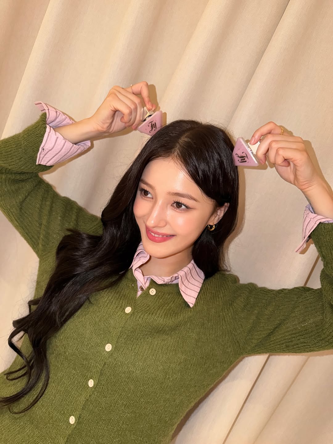 Behind-the-scenes cut of Nancy (MOMOLAND)