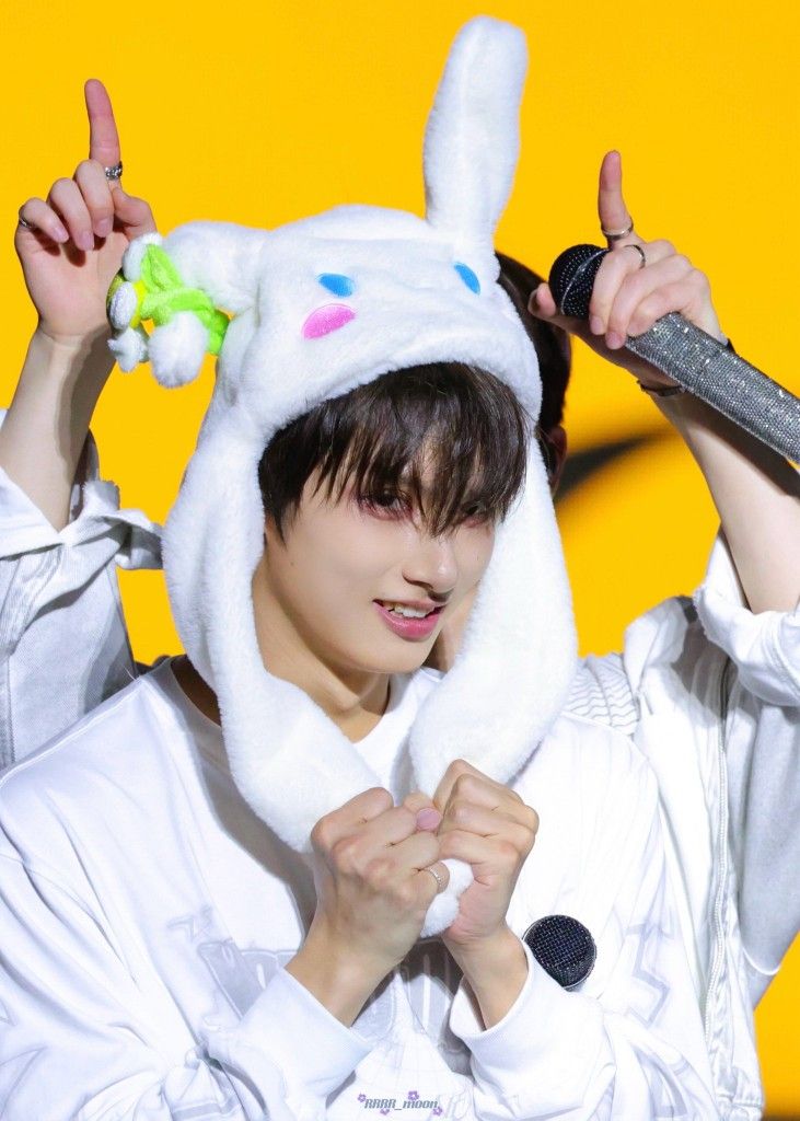 Recent activity shot of Jun (SEVENTEEN)