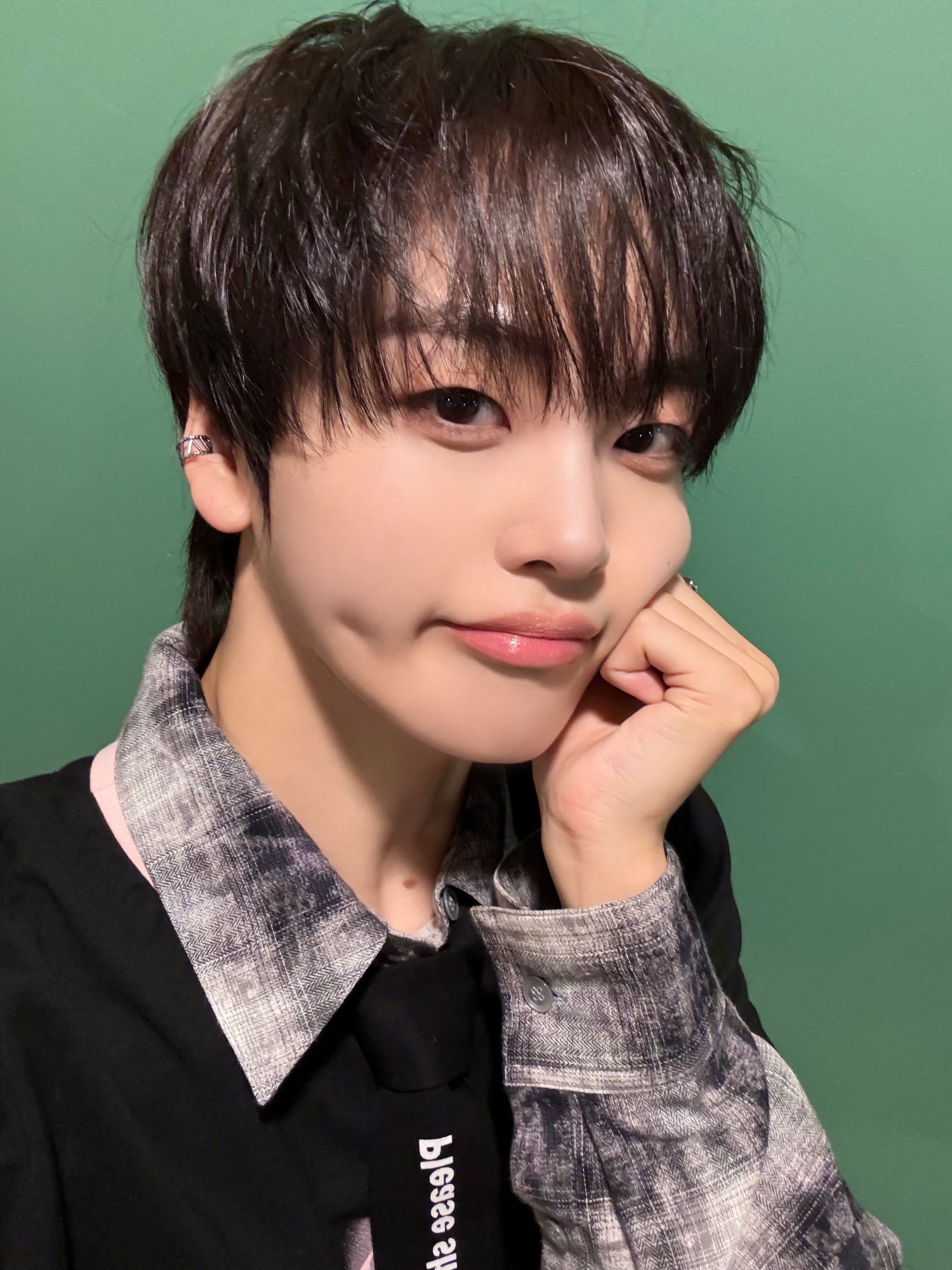 Behind-the-scenes cut of Hyeongjun (CRAVITY)
