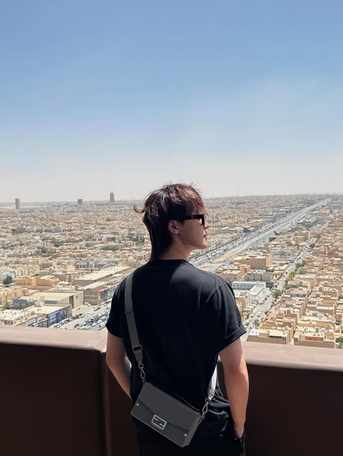 A moment captured by Dino (SEVENTEEN)'s fan