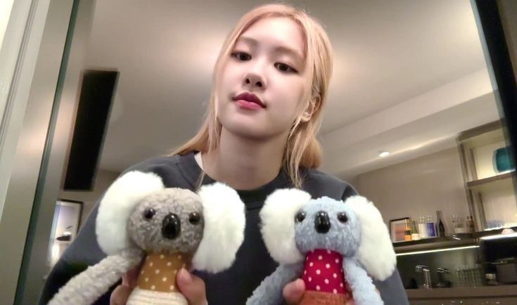 Recent activity shot of ROSÉ (BLACKPINK)