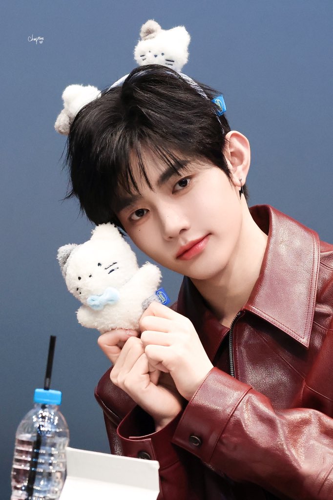 章昊 (ZEROBASEONE)粉絲拍下的瞬間