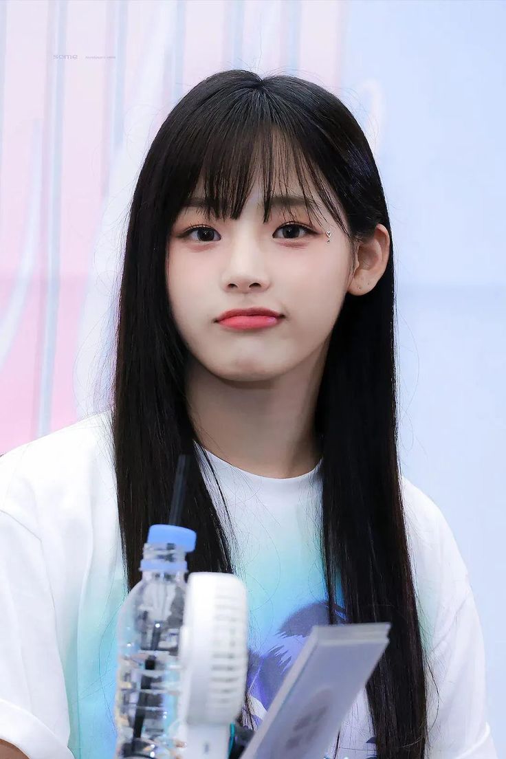 Behind-the-scenes cut of Minji (NewJeans)