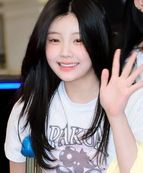 Behind-the-scenes cut of Wonhee (ILLIT)