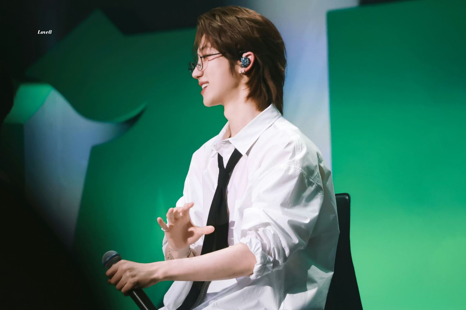 Behind-the-scenes cut of The 8 (SEVENTEEN)