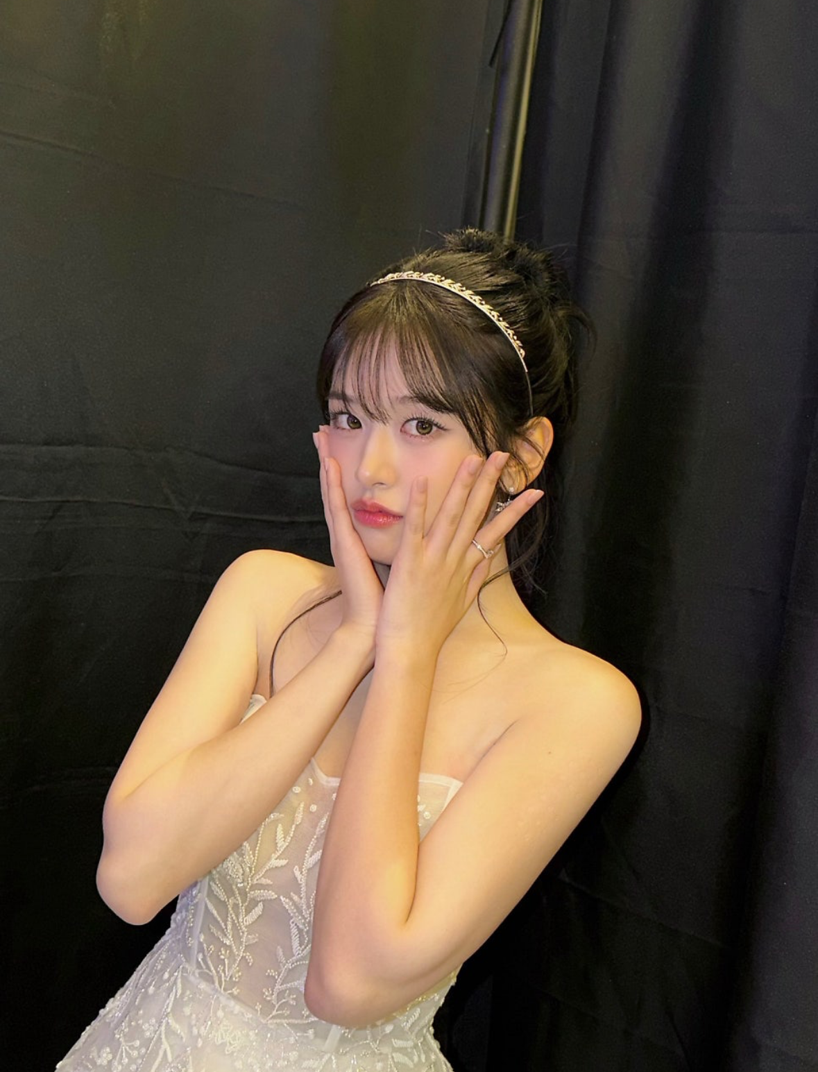 Recent activity shot of An Yujin (IVE)