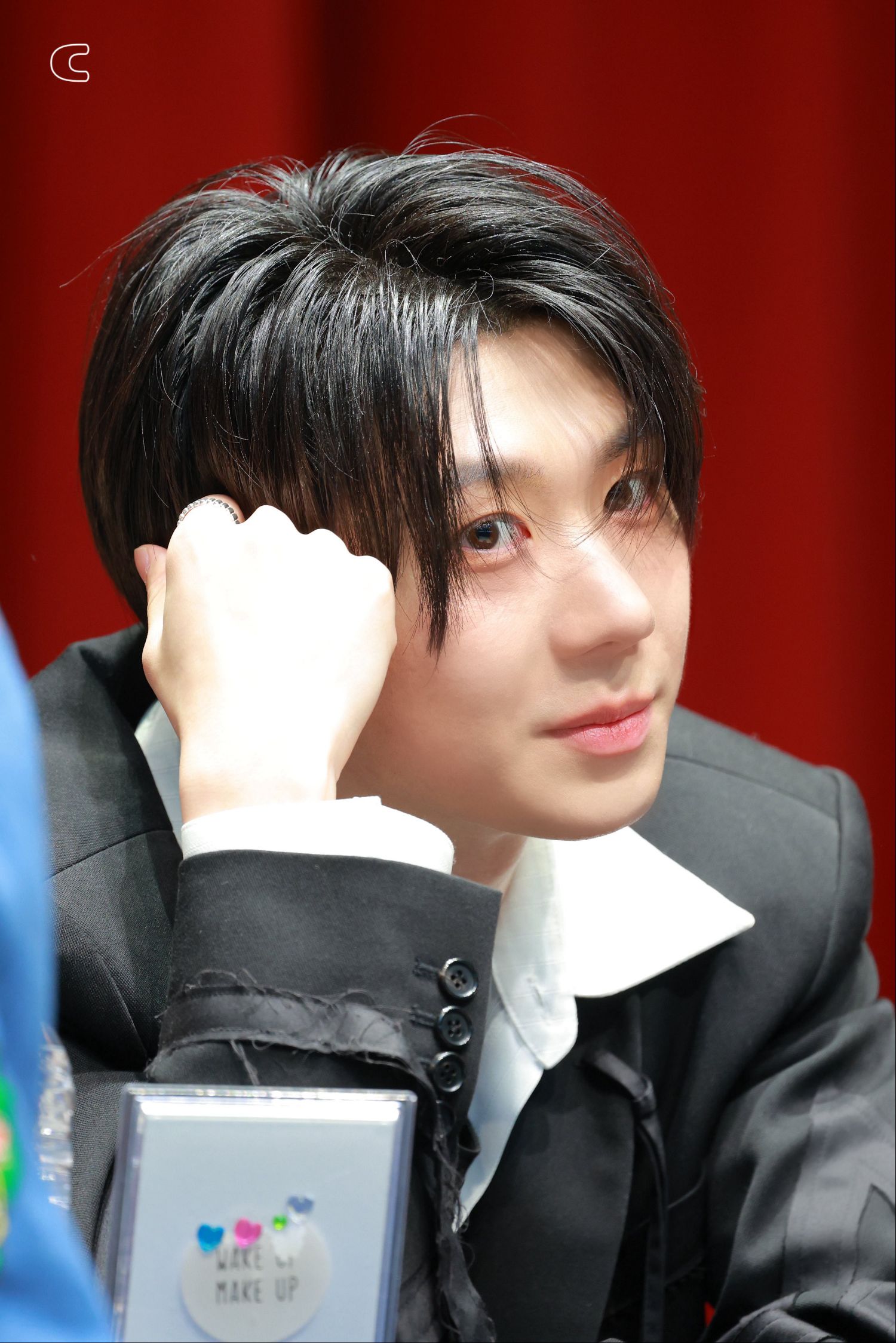 A moment captured by Park Han (AHOF)'s fan