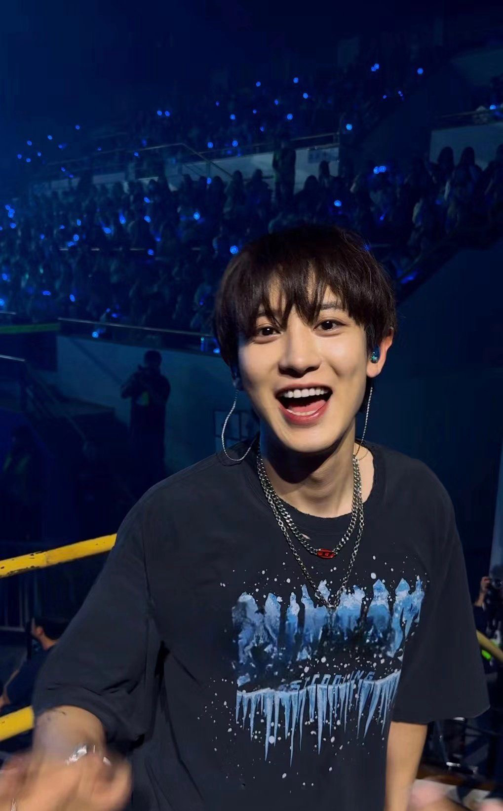 A moment captured by Chanyeol (EXO)'s fan