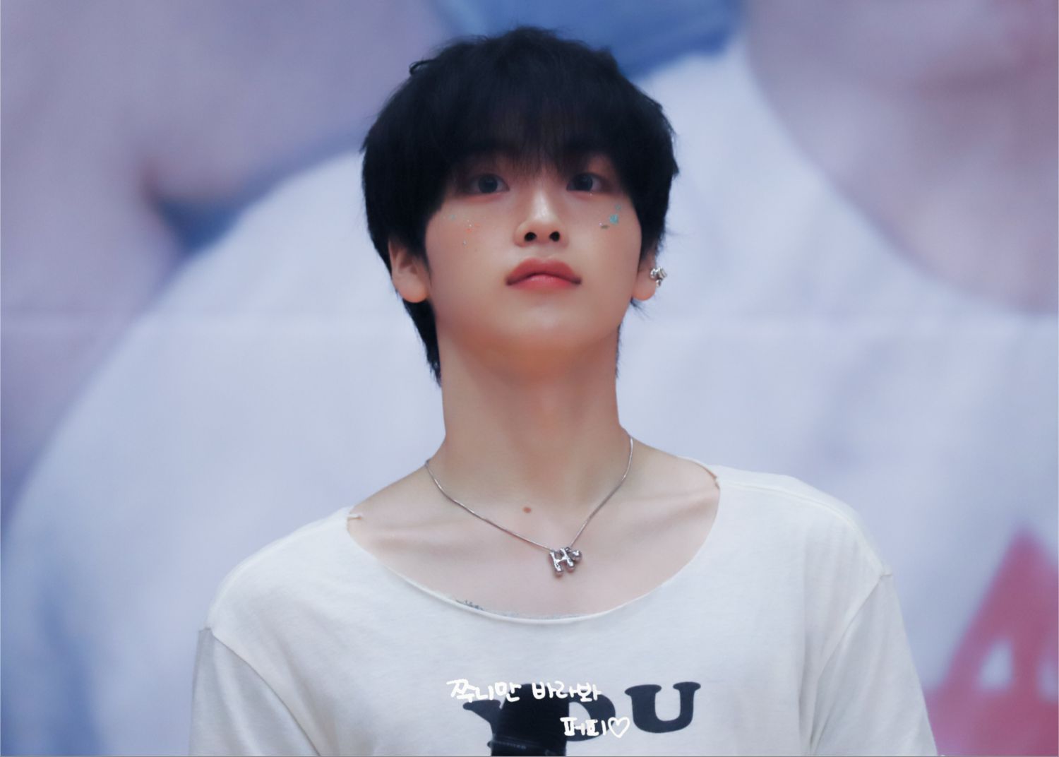 Latest photo of Hyeongjun (CRAVITY)