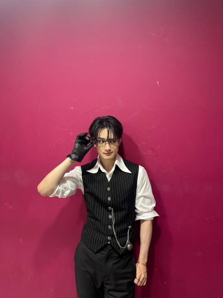 Recent activity shot of Yongseung (VERIVERY)