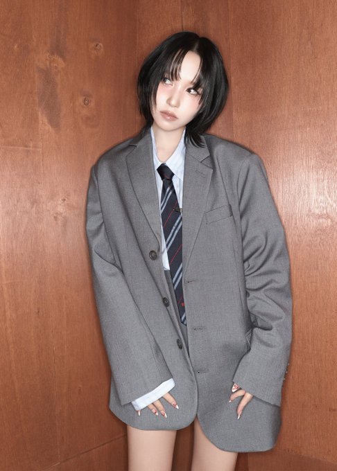 Behind-the-scenes cut of Mina (TWICE)