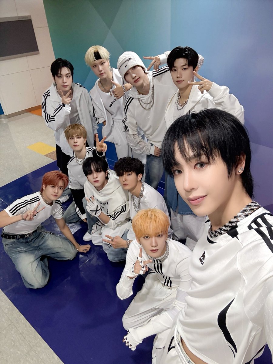 A moment captured by Xikers's fan