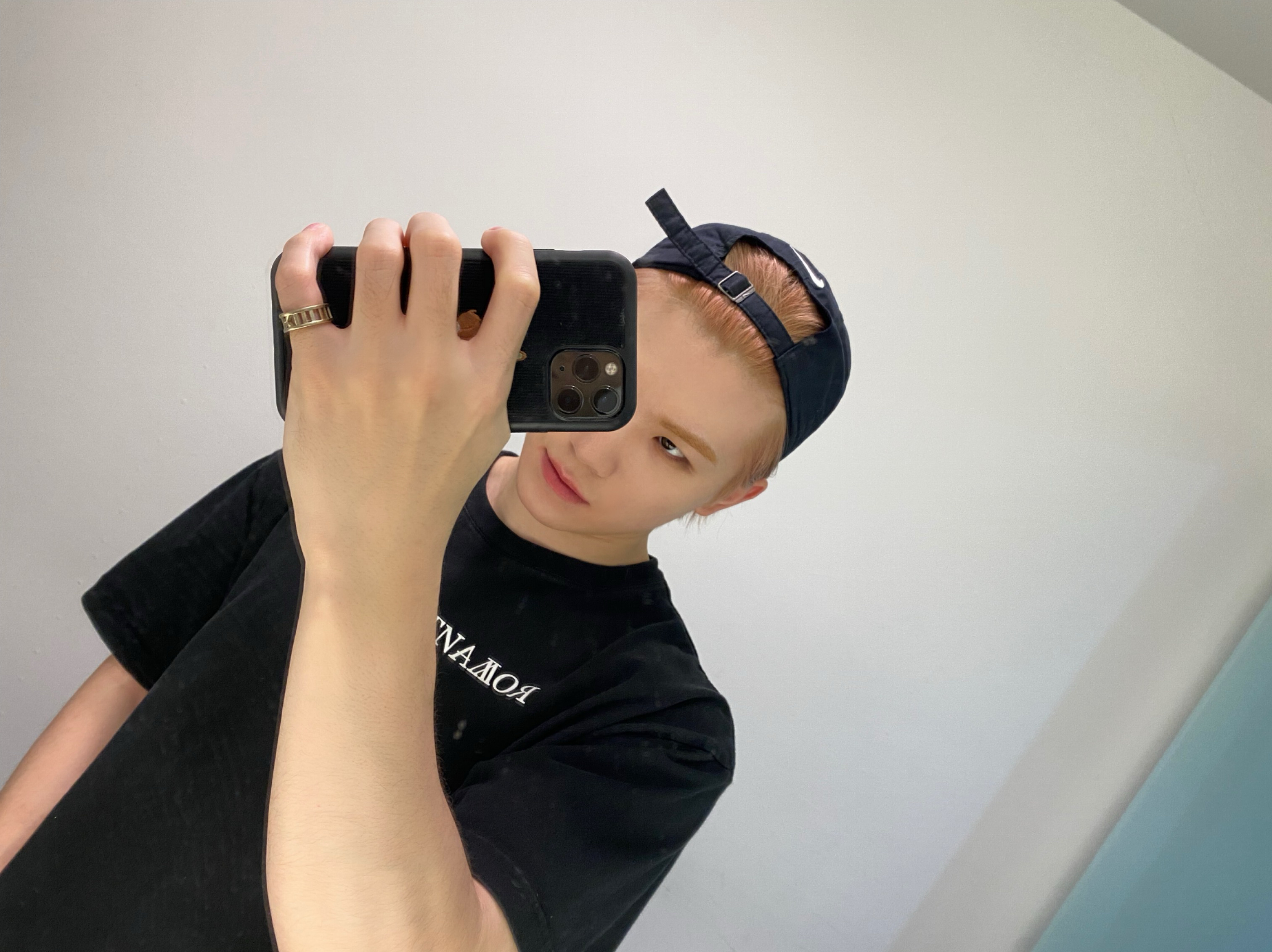 A moment captured by Woozi (SEVENTEEN)'s fan