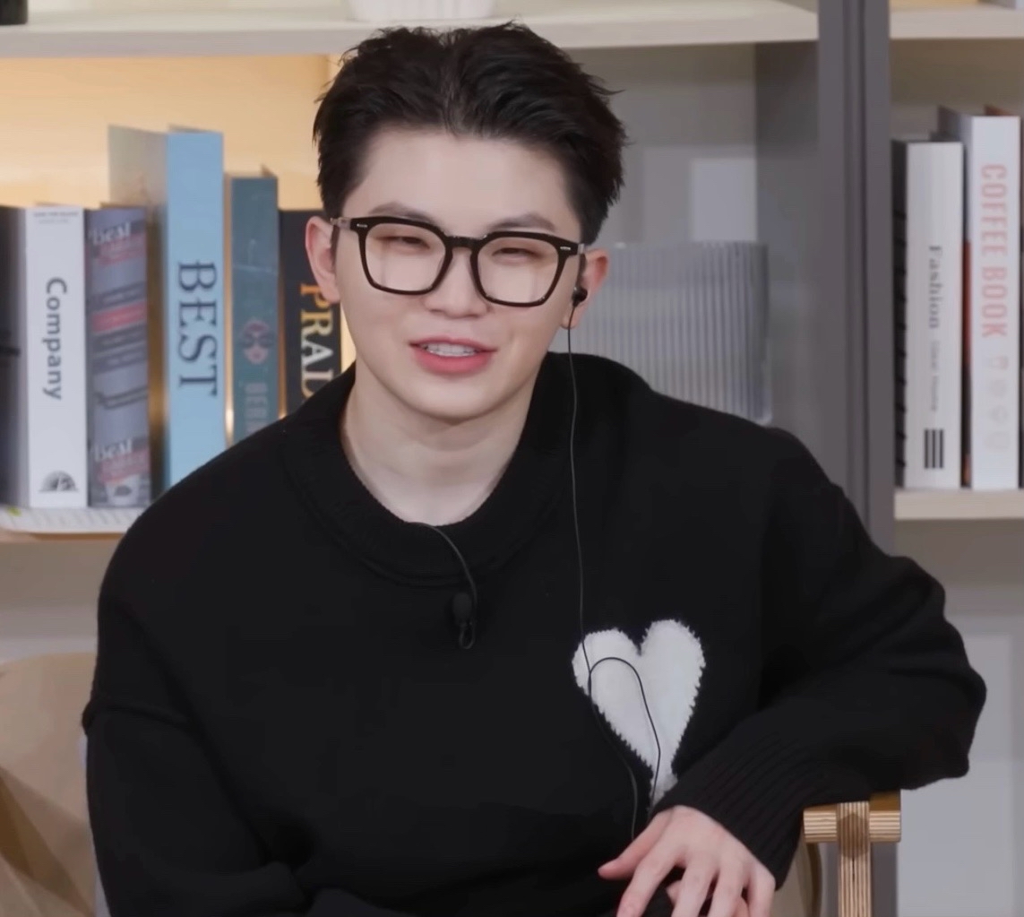 Latest photo of Woozi (SEVENTEEN)