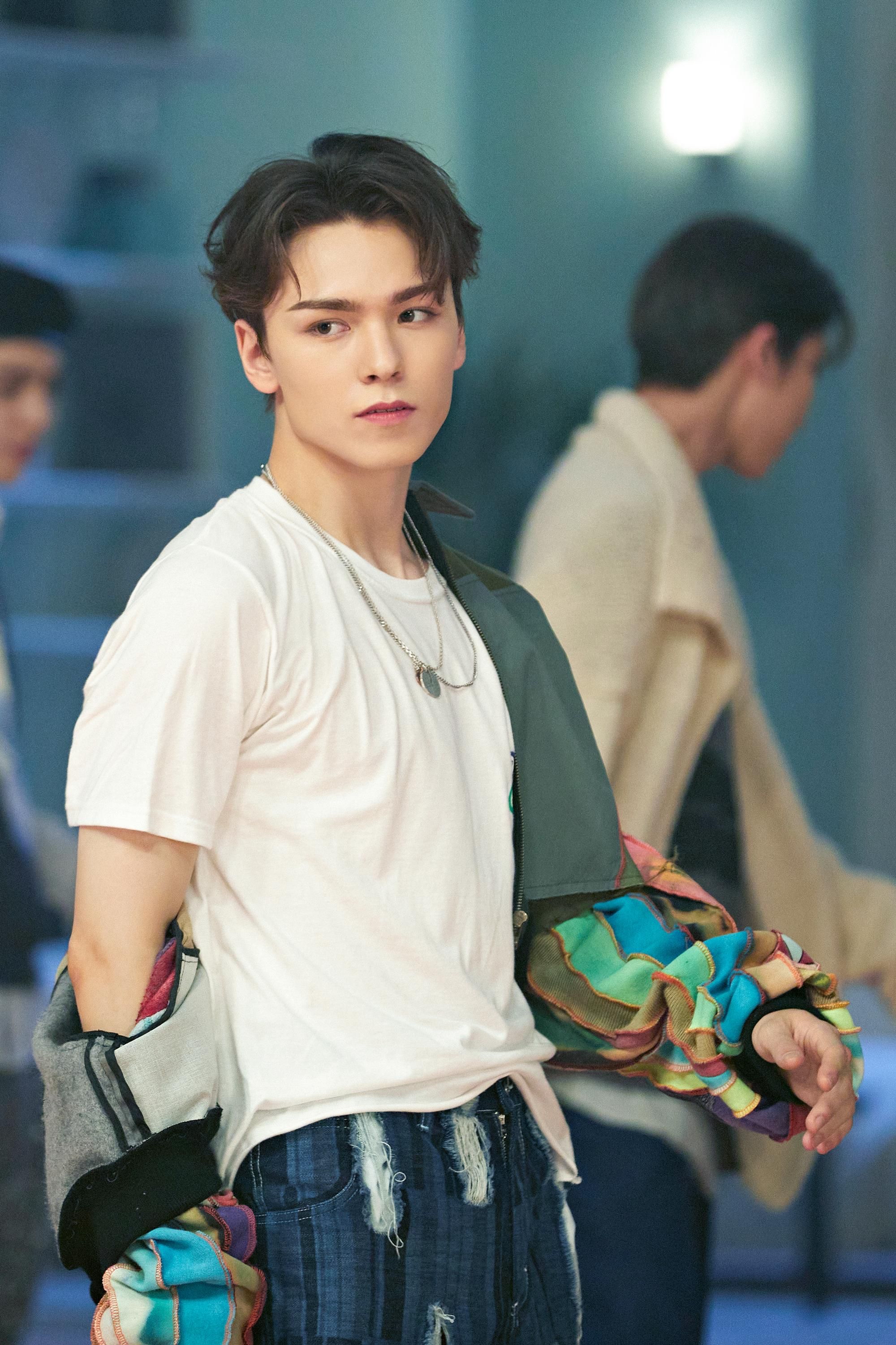 A moment captured by Vernon (SEVENTEEN)'s fan