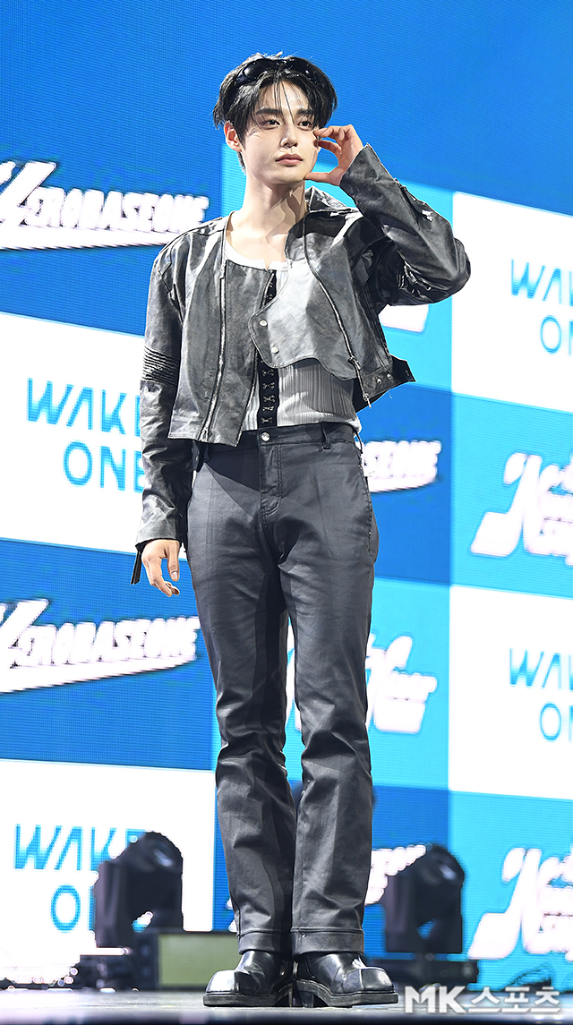 Recent activity shot of Kim Jiwoong (ZEROBASEONE)