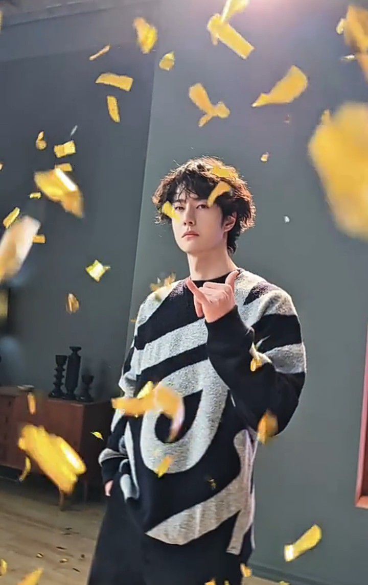 Behind-the-scenes cut of Wang Yibo