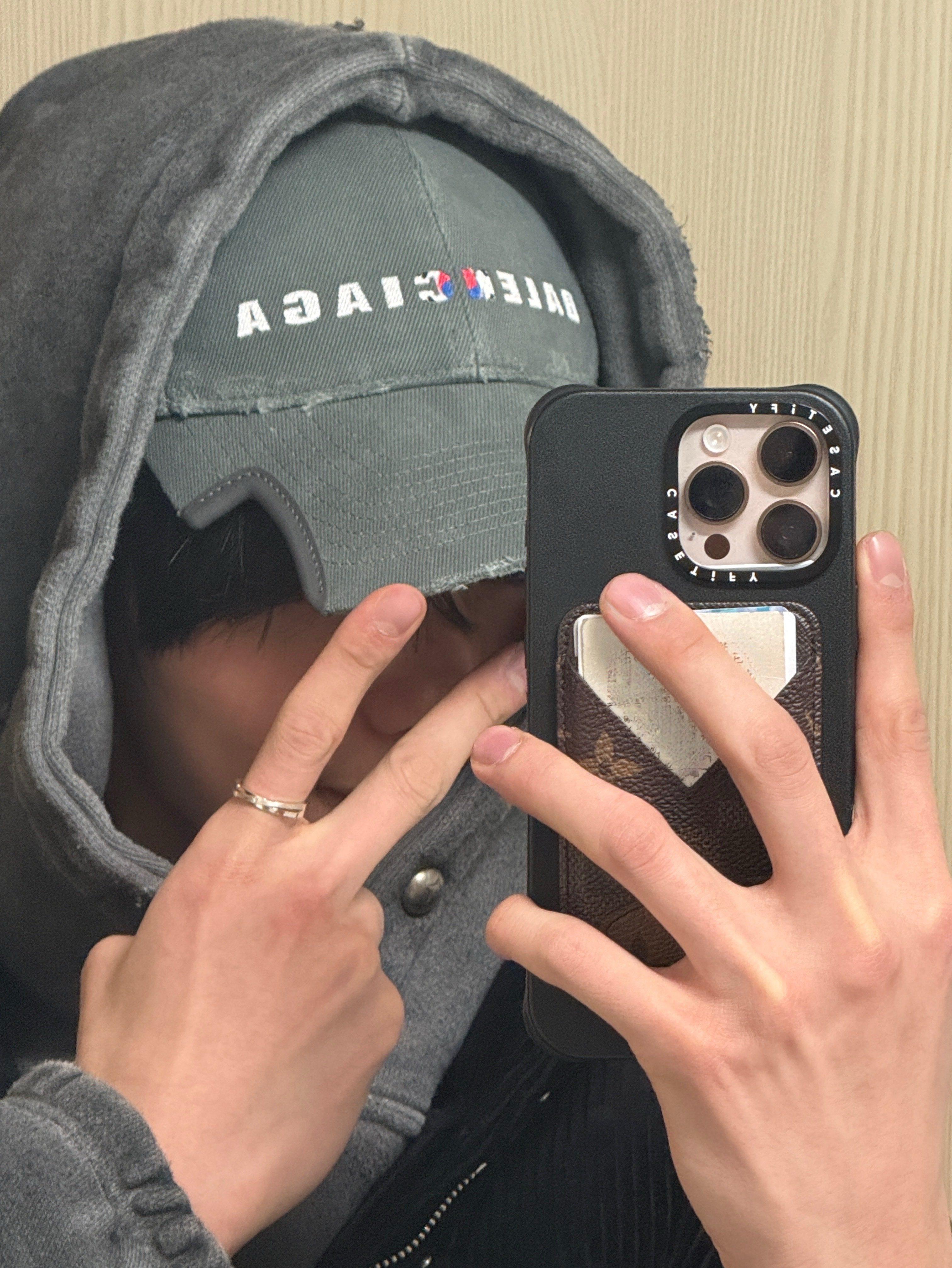 A moment captured by Kim Gyuvin (ZEROBASEONE)'s fan