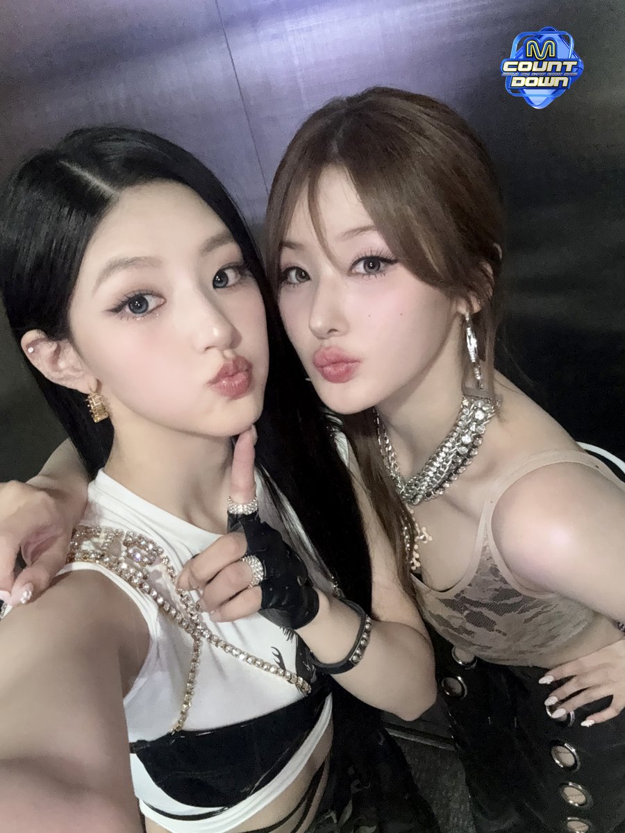 Behind-the-scenes cut of KISS OF LIFE