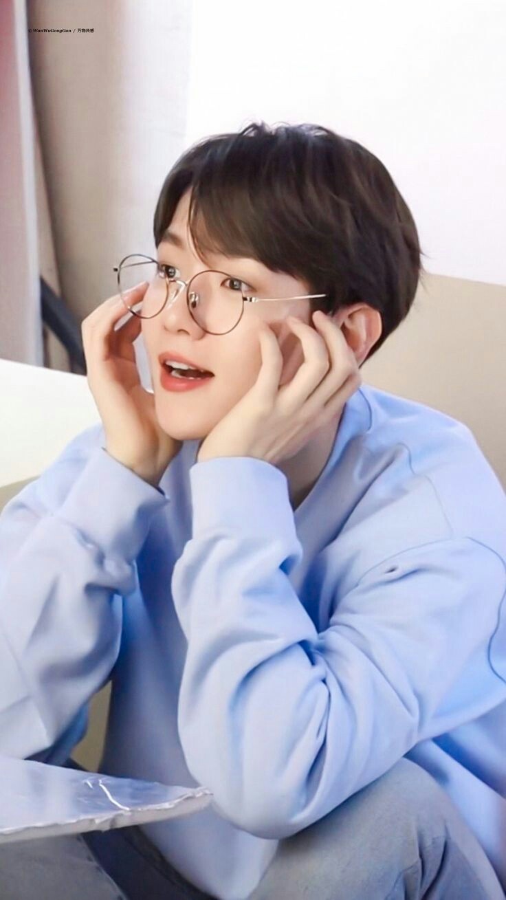 Fandom-recommended wallpaper image of EXO