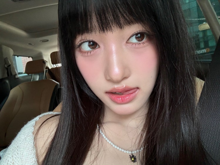 A moment captured by Leeseo (IVE)'s fan