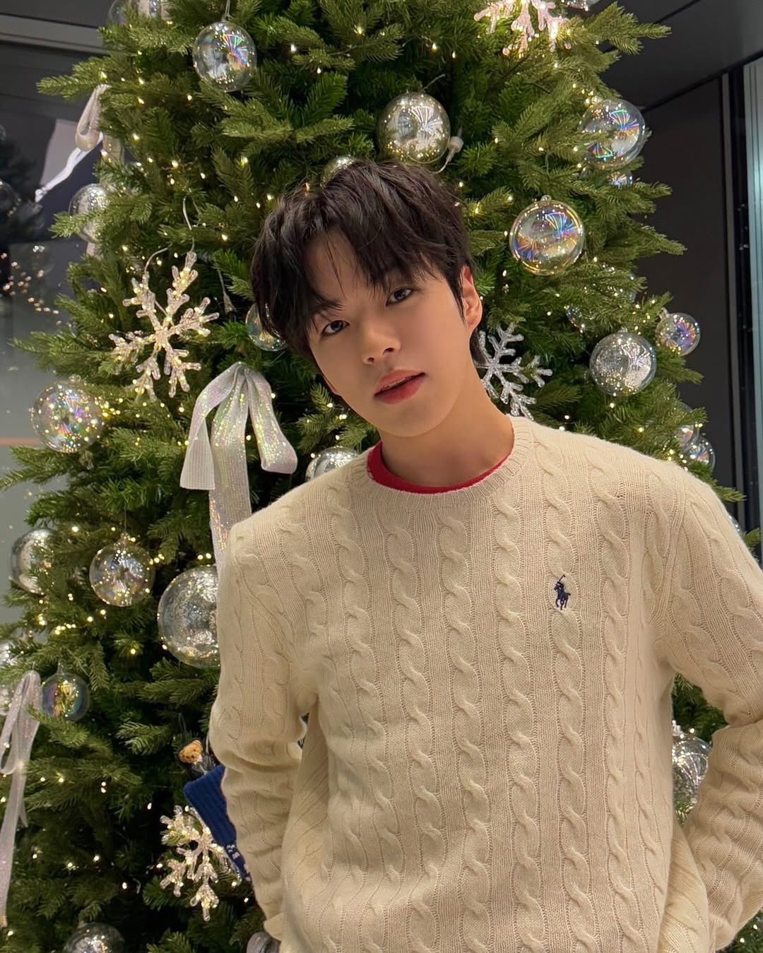 Behind-the-scenes cut of Yoon Jaehyuk (TREASURE)