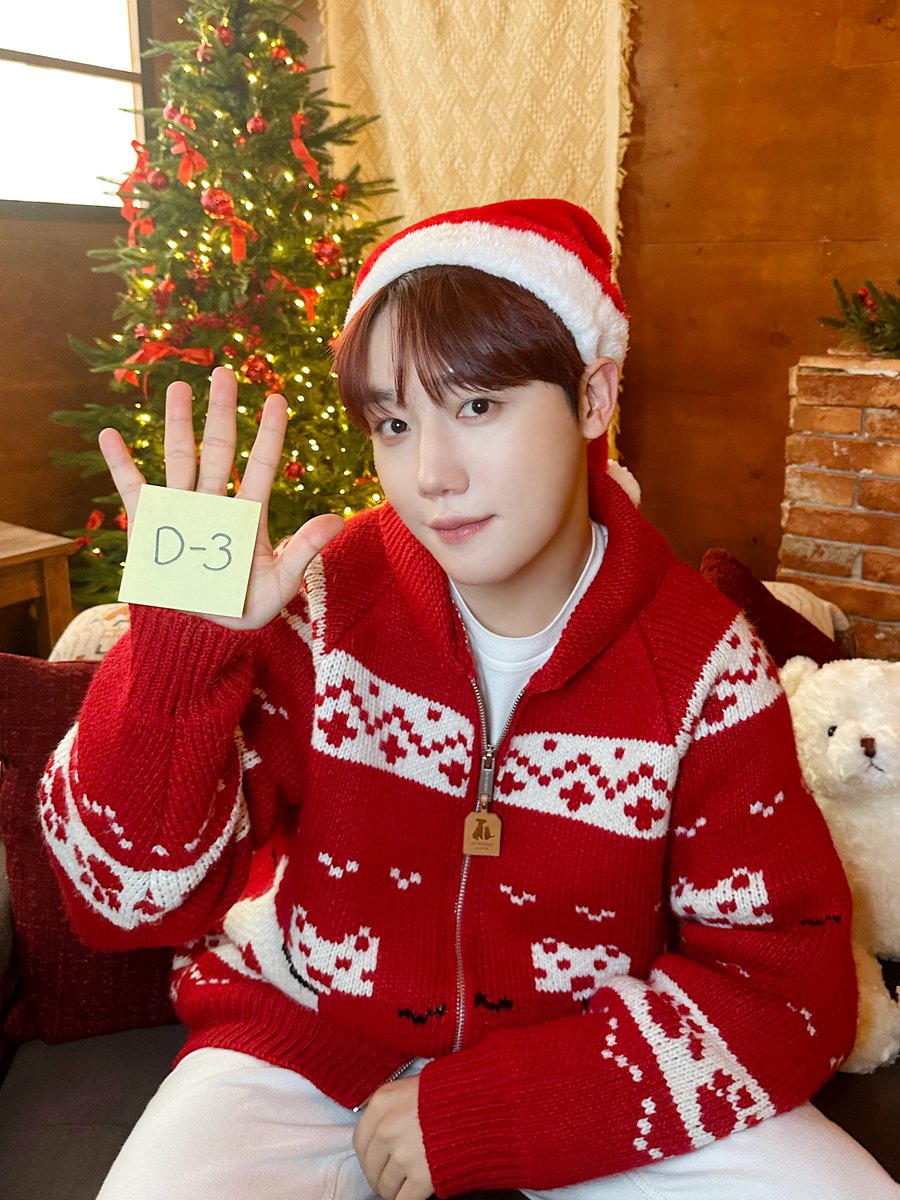 A moment captured by GoldenChild's fan