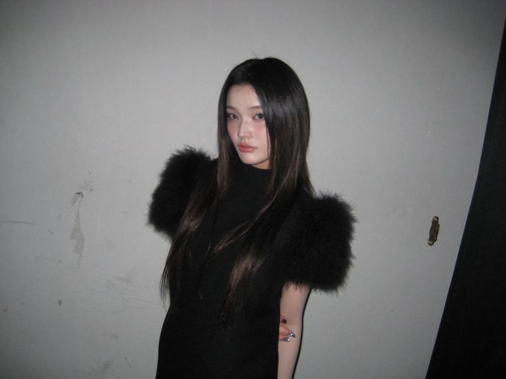 Recent activity shot of Iroha (ILLIT)