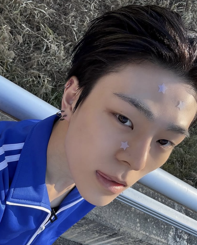 Behind-the-scenes cut of Kim Junmin (WHIB)