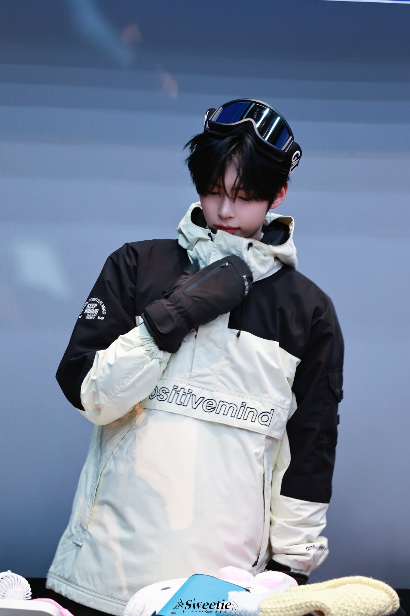 A moment captured by Sung Hanbin (ZEROBASEONE)'s fan