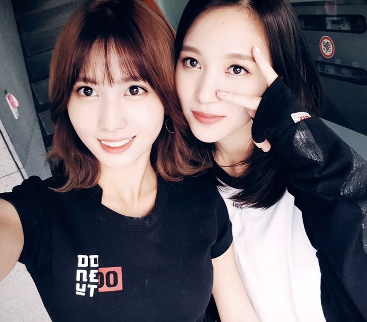 Behind-the-scenes cut of Mina (TWICE)