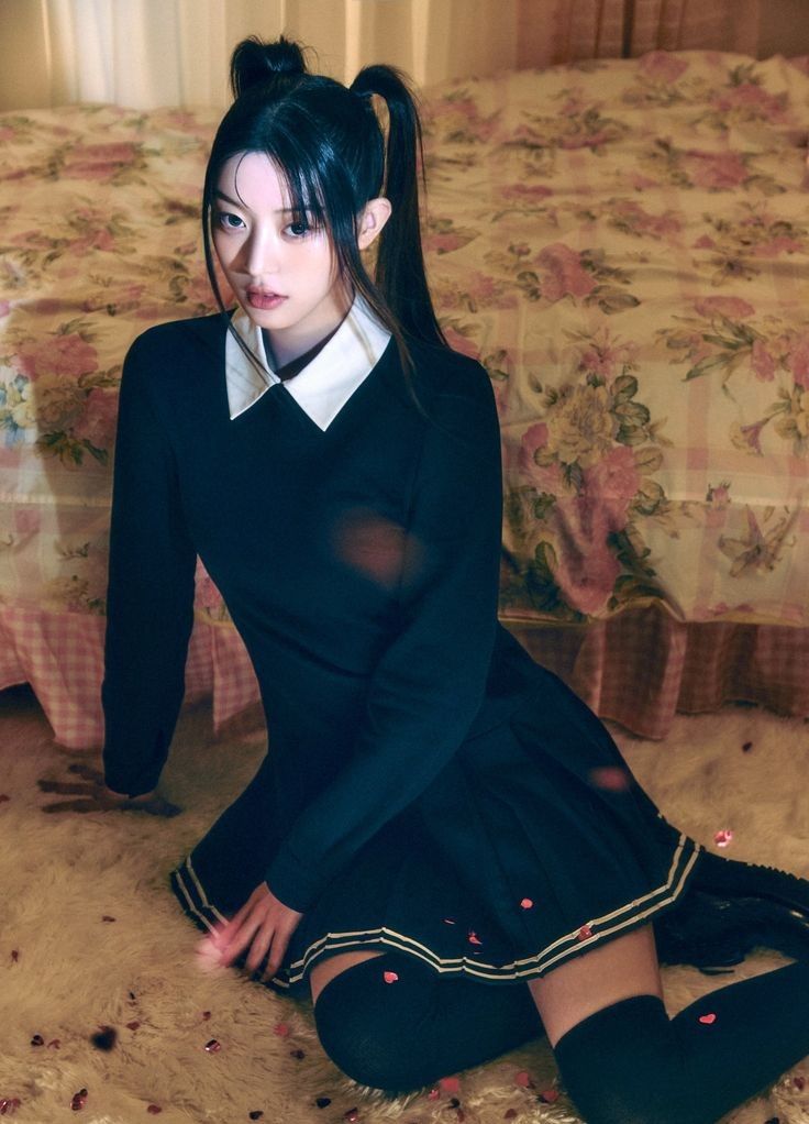 Behind-the-scenes cut of Minju (ILLIT)
