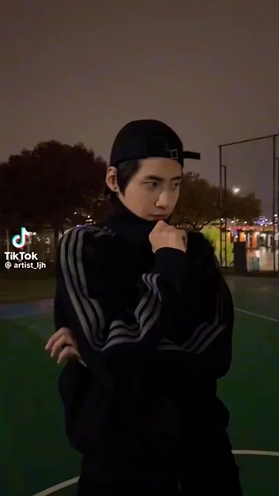 Behind-the-scenes cut of Lee Jinhyuk