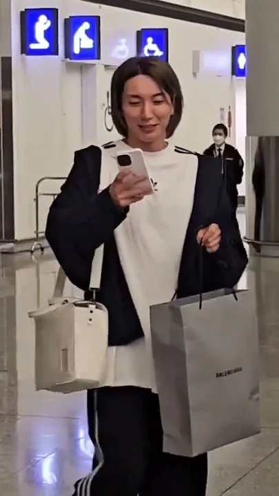 A moment captured by Leeteuk (Super Junior)'s fan