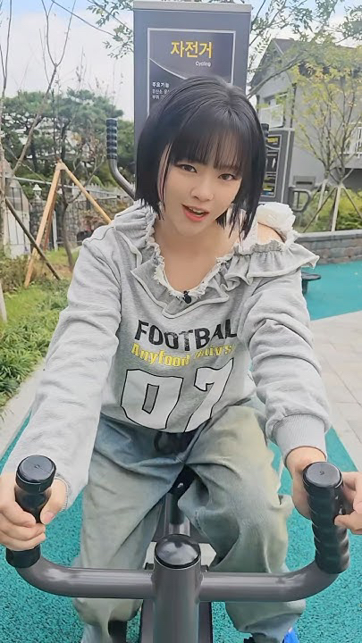 Today's most popular wallpaper in the Jeongyeon (TWICE) community