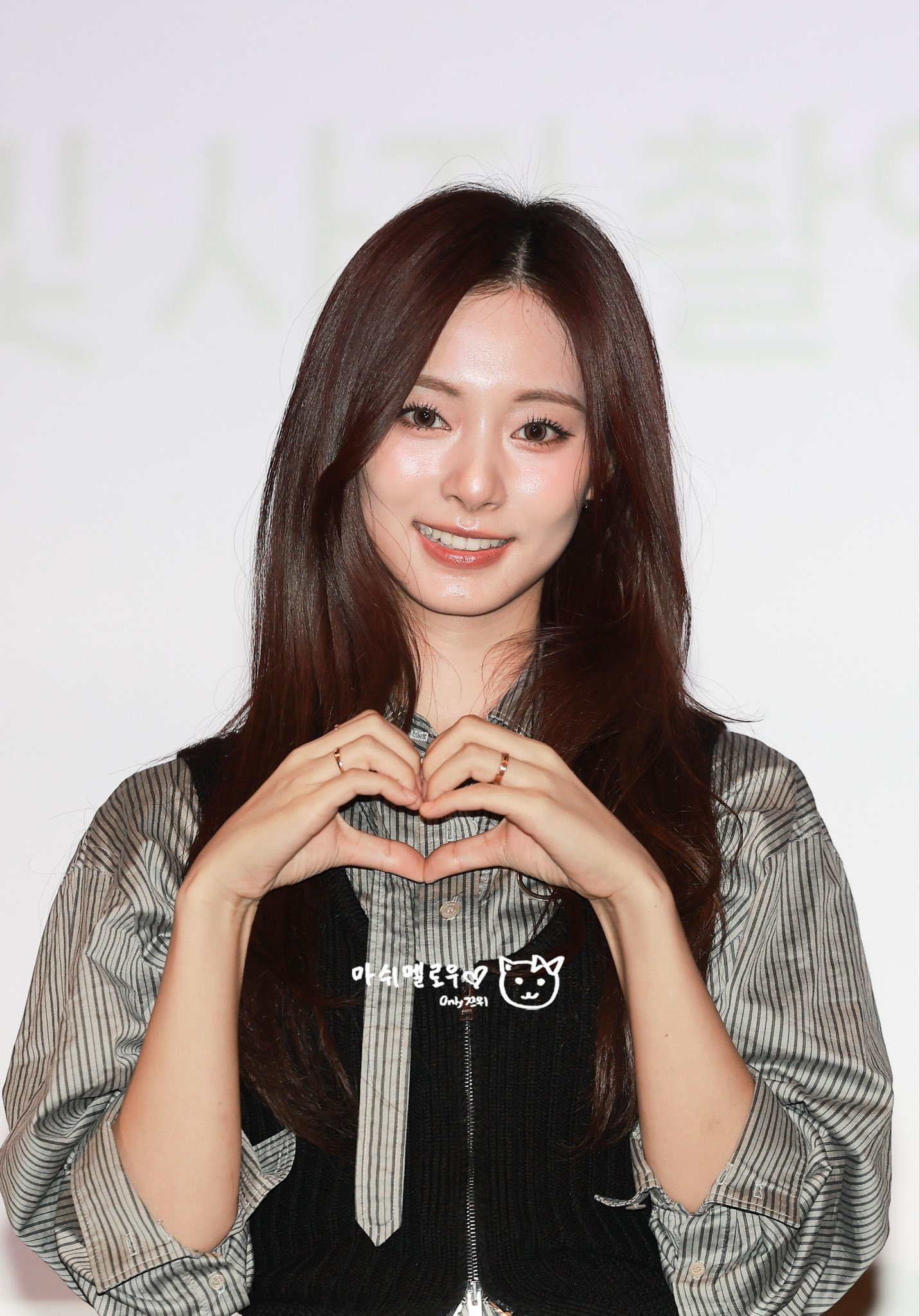 쯔위 (TWICE)의 비하인드 컷