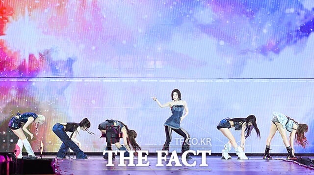 A moment captured by NMIXX's fan