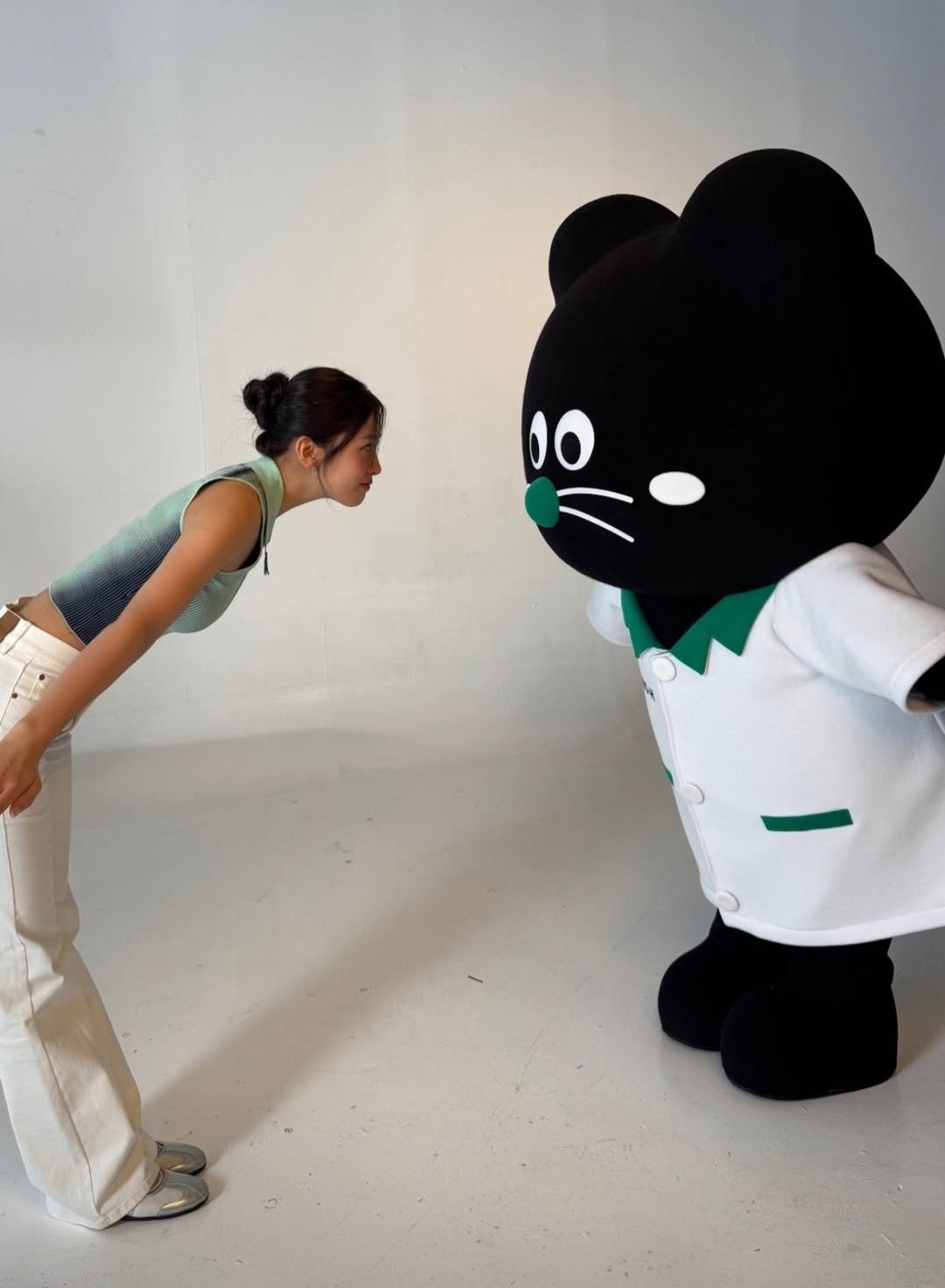 Behind-the-scenes cut of An Yujin (IVE)