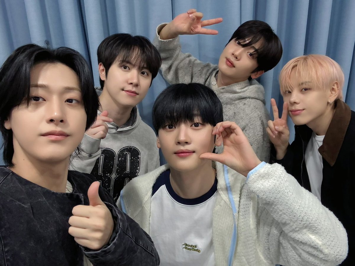 Behind-the-scenes cut of WEi