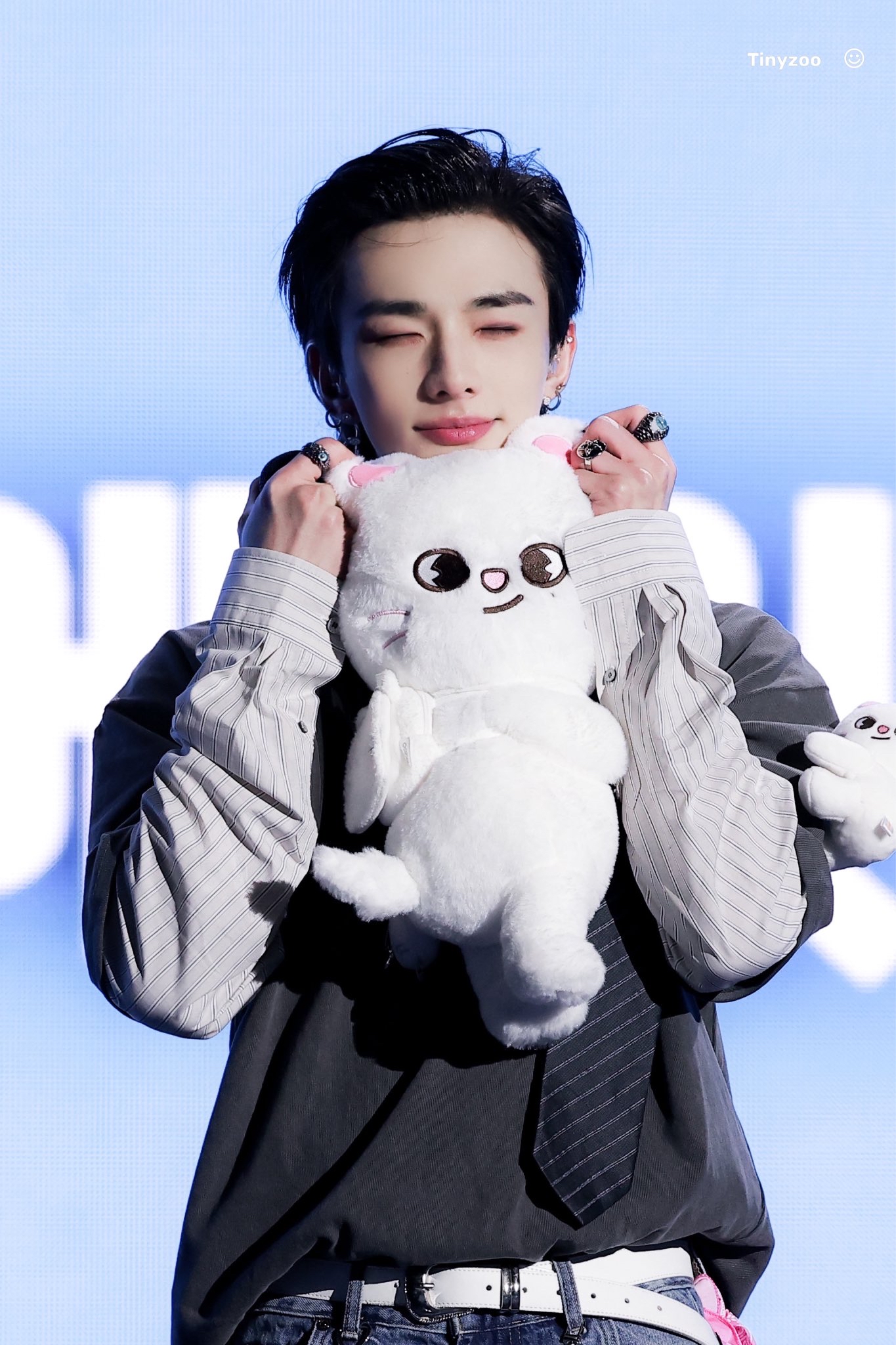 Foto aktivitas terbaru Hyunjin (Stray Kids)