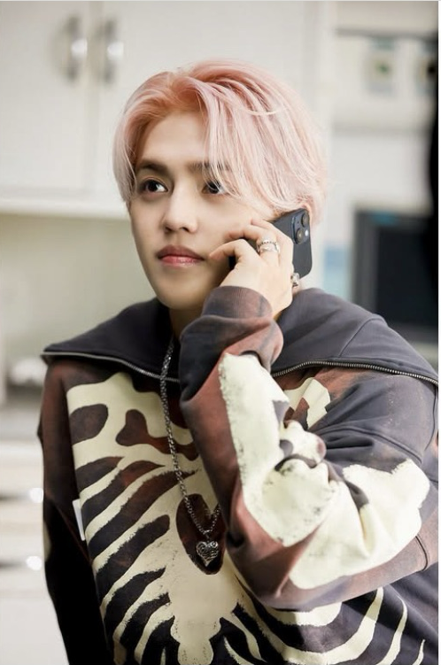 Momen yang diabadikan oleh penggemar S.Coups (SEVENTEEN)