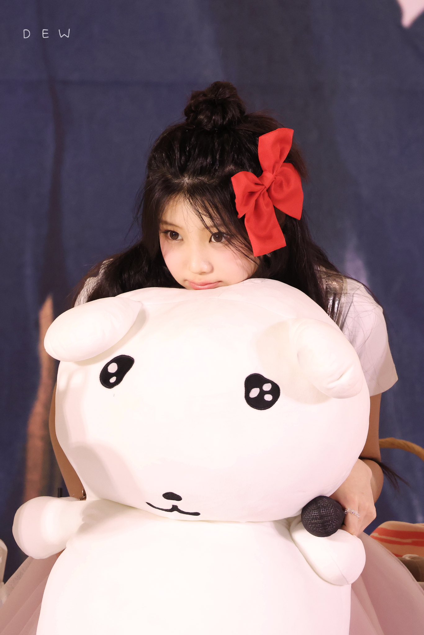 Recent activity shot of Wonhee (ILLIT)